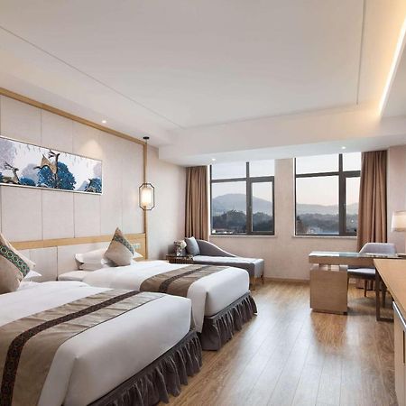 Hotel Ramada Plaza By Wyndham Enshi Exteriér fotografie