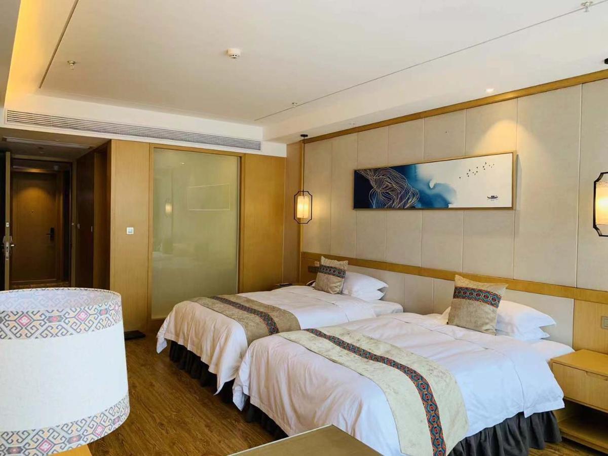 Hotel Ramada Plaza By Wyndham Enshi Exteriér fotografie