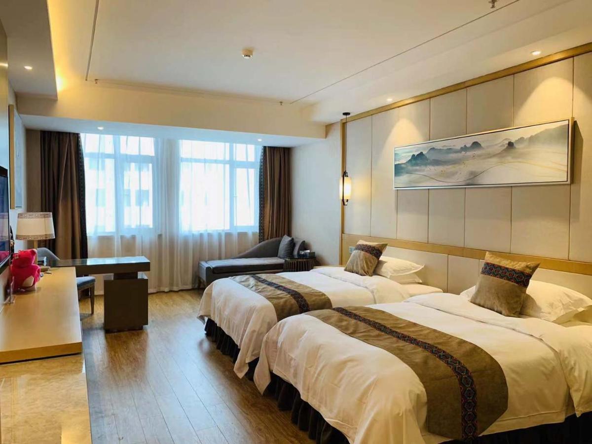 Hotel Ramada Plaza By Wyndham Enshi Exteriér fotografie