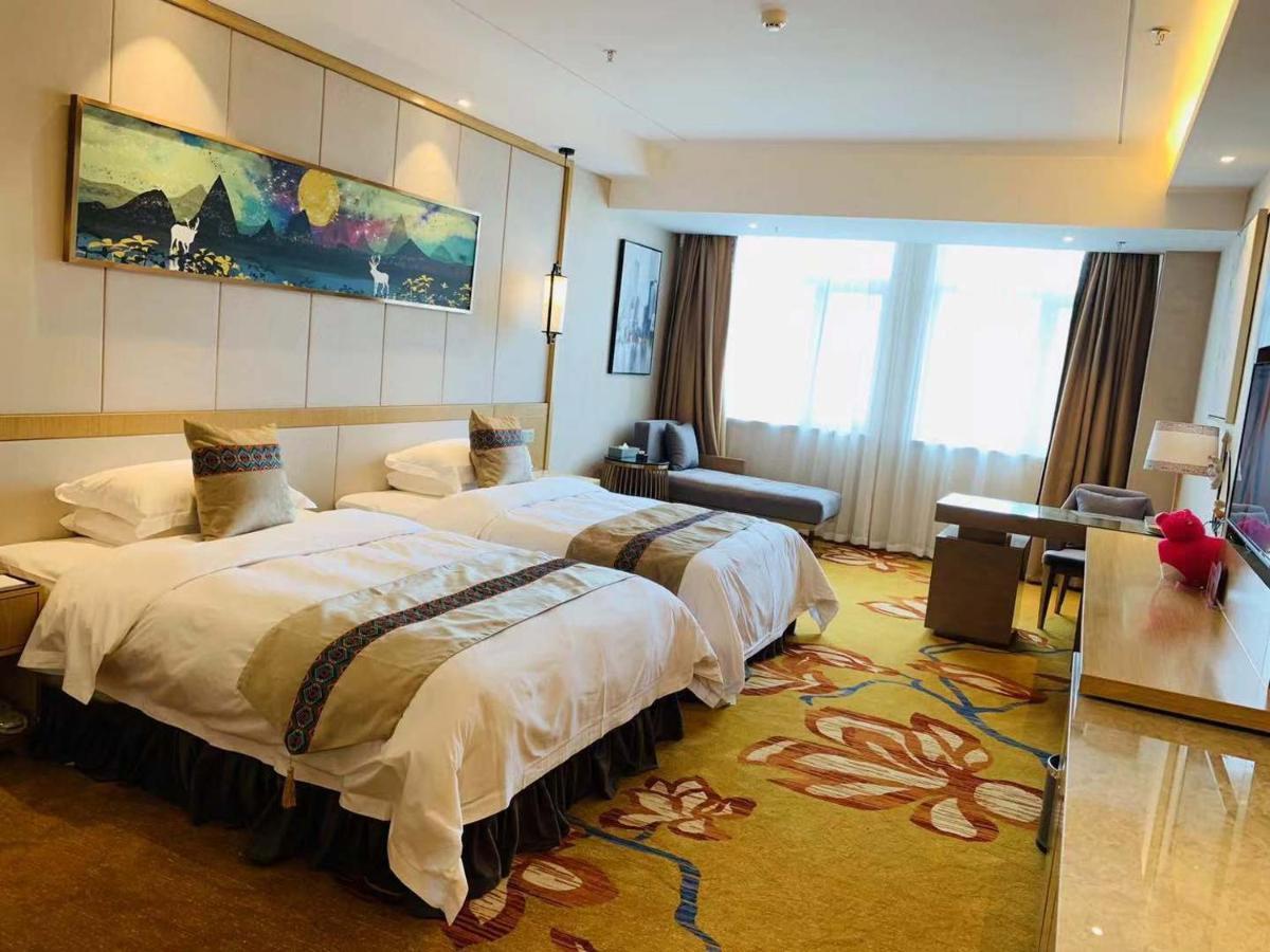 Hotel Ramada Plaza By Wyndham Enshi Exteriér fotografie