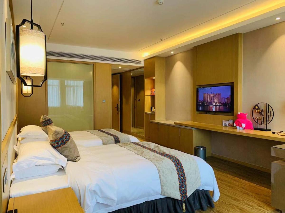 Hotel Ramada Plaza By Wyndham Enshi Exteriér fotografie