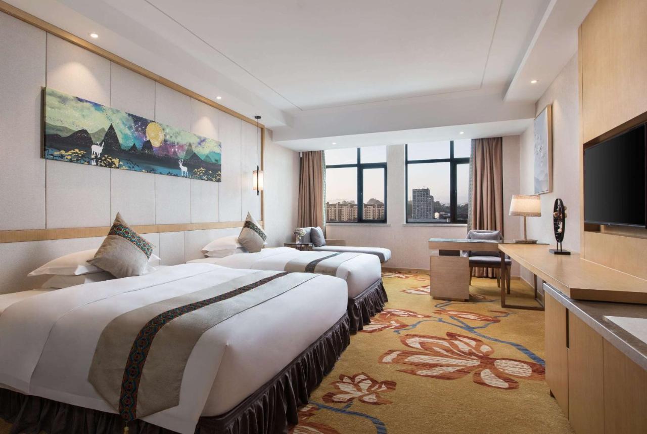 Hotel Ramada Plaza By Wyndham Enshi Exteriér fotografie