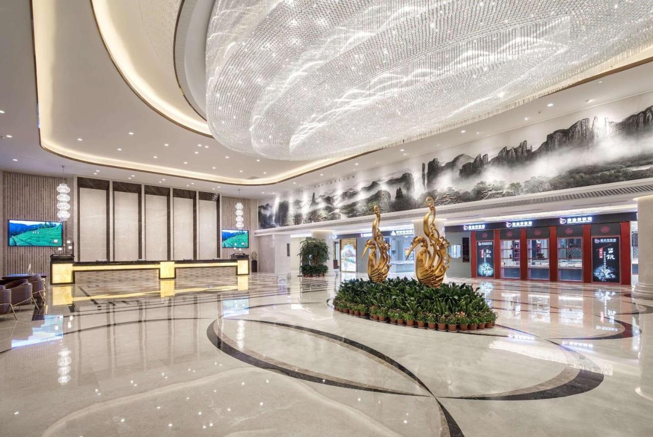 Hotel Ramada Plaza By Wyndham Enshi Exteriér fotografie
